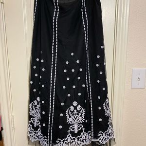 Peter Nygard Woman Black Skirt with White Embroidery